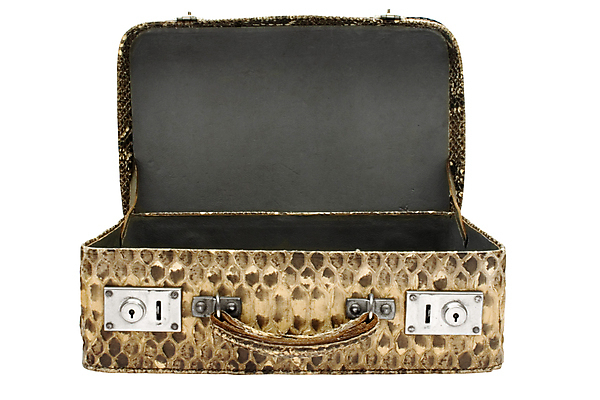 포토 JPG 해외이미지 디자인 길 여행 백그라운드 패턴 서류가방 가방 파충류 휴가 손잡이 사람없음 상자 갈색 유행 여행가방 펼침 손상 장비 핸드백 수확 골동품 짐 흰색 오픈 뱀 우아함 가죽 자르기 피부 오브젝트 질감 복고 수납 짐싸기 고립 수하물 옛날 이국적 중고 스타일 해외포토 동물 잡화 컬러 컨셉 무늬 농업 모션 신체부위 파일형식 이미지허브