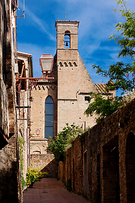 포토 JPG 해외이미지 나무 길 벽 건축양식 아침 주택 미술 사람없음 장식 세로 초록색 모래사장 갈색 문 탑 맑음 이탈리아 바위 램프 작음 묘사 옛날 토스카나 해외포토 주간 식물 건축물 건축 유럽 바다 컬러 날씨 문화예술 조명 건물 돌_바위 크기 파일형식 이미지허브