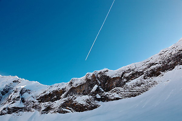 포토 JPG 해외이미지 유럽 여행 백그라운드 겨울 교통시설 자국 자연 하늘 휴가 스키 산 비행기 풍경 사람없음 파란색 트래킹 산책로 하이킹 프랑스 물방울 스노우보드 황무지 분위기 망토 항공 휴양지 알프스 제트기 스카이라인 대패 절정 해외포토 계절 나라 길 컬러 교통 컨셉 항공교통 레저 겨울스포츠 대중교통 장소 보드_스포츠 시설 생태계 파일형식 이미지허브