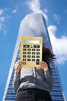 포토 JPG 해외이미지 직업 외관 유럽 컨셉 셔츠 돈 회사 비즈니스 사업가 거리 직장 한명 성인 야외 건물 금융 경제 사무실 숫자 스크린 고층빌딩 공백 회색 계산기 키보드 도시 업무 비즈니스우먼 수학 발표 계산 스페인 플러스 종업원 전자 이익 경영 수입 카운트 카피스페이스 해외포토 문자 1 건축물 기호 여자 나라 컬러 상의 교과목 문구용품 사람 빌딩 장비 작업 직장인 재산 파일형식 이미지허브