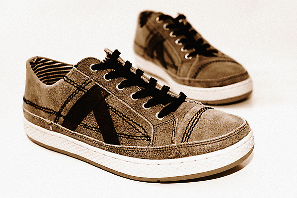 포토 JPG 해외이미지 스포츠 백그라운드 신발 2 사람없음 운동 유행 테니스 흰색 쌍 거친 황폐 오브젝트 캔버스 고무 고립 옛날 운동화끈 유일 해외포토 레이스천 컬러 컨셉 건강 구기 직물 끈 파일형식 이미지허브