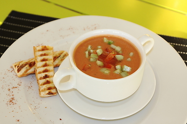 포토 JPG 해외이미지 그릇 식기 접시 포크 토마토 채소 의자 탁자 밥 양파 오이 새우 피자 육류 어류 사람없음 케이크 식당 숟가락 버섯 당근 카페 샐러드 면 칼 자르기 해산물 향신료 파인애플 올리브 소금 홍합 후추 해외포토 열매 음식 가구 과일 식재료 모션 어패류 디저트 뿌리채소 패스트푸드 서양음식 수저 갑각류 상점 수중동물 열대과일 향미료 파일형식 이미지허브