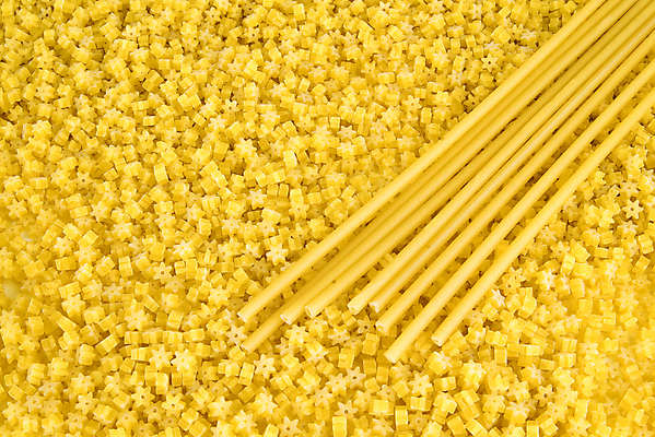 포토 JPG 해외이미지 전통 음식 백그라운드 다이어트 건조 건강 요리 사람없음 노란색 주방 식당 식사 저녁식사 이탈리아 황금 맛 천 준비 날것 반죽 레시피 마카로니 많음 해외포토 유럽 컬러 컨셉 상점 직물 파스타면 파일형식 이미지허브