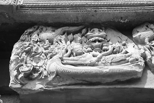 포토 JPG 해외이미지 구름 아시아 종교 문화 조각 건축양식 태국 하늘 동양인 풍경 사람없음 건물 파란색 문 탑 궁전 바위 사찰 역사 박물관 대문 사암 천연기념물 고고학 옛날 파멸 스타일 해외포토 자연요소 건축물 교육 건축 나라 컬러 컨셉 고건축 종교건축 인종 돌_바위 파일형식 소멸 이미지허브