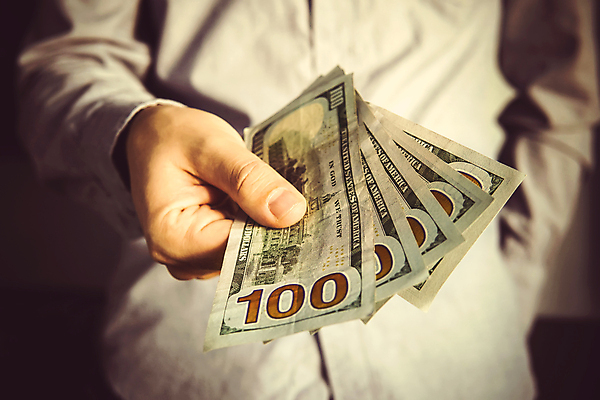 포토 JPG 해외이미지 손 남자 종이 백그라운드 컨셉 지폐 돈 비즈니스 손가락 성공 넥타이 사람 정장 사람없음 금융 파란색 쌓기 달러 쪽지 저축 잡기 업무 비즈니스맨 부채 재산 가득함 결제 쇼 이익 보여주기 가치 뇌물 계산서 부정부패 예산 카운트 자선단체 자극 해외포토 잡화 옷 컬러 모션 신체부위 경제 작업 직장인 그룹 자선 파일형식 이미지허브