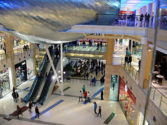 포토 JPG 해외이미지 디자인 옷 비즈니스 건축양식 모션 유리 바닥 실내 사람 사람없음 내부 장식 경제 빛 쇼핑 반사 유행 판매 세일 걷기 상점 도시 홀 복도 센터 시장 고급 우아함 구매 군중 상품 미술관 쇼핑몰 고객 무역 천장 통로 상업 소매 여의주 해외포토 건축 산업 컨셉 재질 공간 파일형식 이미지허브