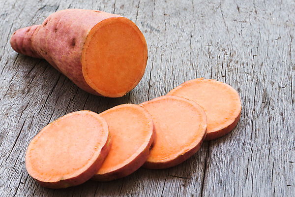 포토 JPG 해외이미지 단면 실내 사람없음 슬라이스 고구마 나무배경 해외포토 백그라운드 뿌리채소 내부 파일형식 이미지허브