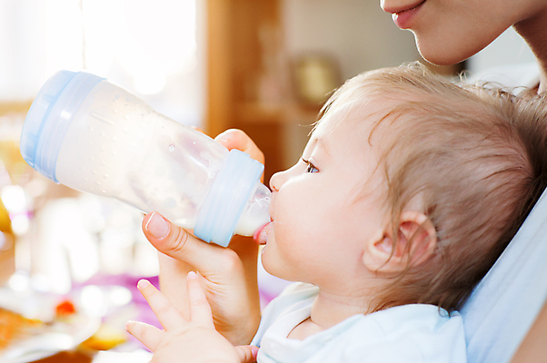 포토 JPG 해외이미지 얼굴 음료 어린이 음식 가족 엄마 건강 소년 두명 물 식사 저녁식사 육아 우유 아기 맛 아침식사 작음 먹기 노리개젖꼭지 기아 배고픔 콧수염 입술 점심식사 걸음마 결백 돌봄 맛있는 해외포토 자연요소 남자 컨셉 관계 모션 유제품 수염 사람 신체부위 아기용품 크기 사회이슈 파일형식 이미지허브