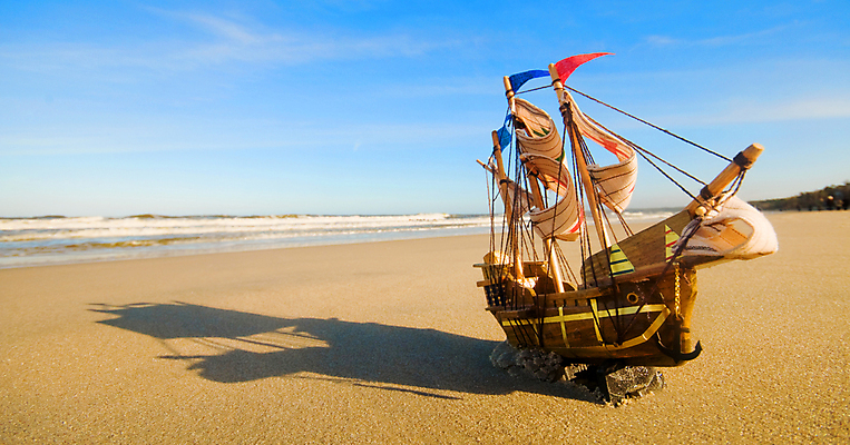 포토 JPG 해외이미지 모델 계절 모래 파도 바다 여행 자연 하늘 휴가 항해 따뜻함 파노라마 해변 사람없음 야외 물 파란색 컬러풀 장난감 뷰티 여행객 우주 맑음 낭만 흰색 보트 닫기 6월 군함 해적 8월 7월 내추럴 파라다이스 해외포토 자연요소 컬러 컨셉 배_교통 모션 날씨 촬영기법 사람 날짜 도둑 생태계 해군 파일형식 이미지허브