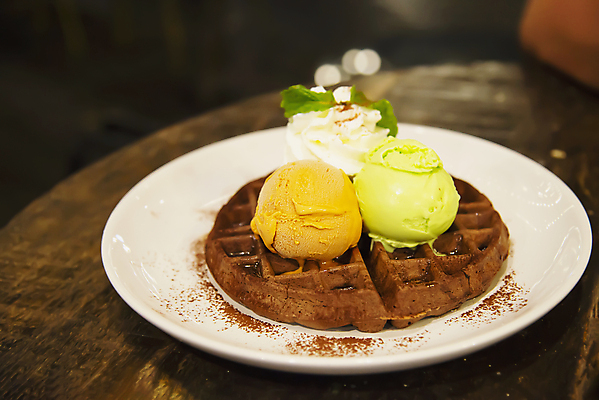 포토 JPG 해외이미지 접시 음식 백그라운드 재료 공 탁자 아이스크림 디저트 서브 건강 요리 사람없음 과자 귀여움 케이크 냉동 얼음 식사 우유 추위 흰색 신선 달콤 맛 아침식사 상품 정상 먹기 크림 국자 상쾌 부드러움 와플 팬케이크 고립 바닐라 맛있는 해외포토 자연요소 식기 감정 컬러 가구 컨셉 모션 주방용품 유제품 감각 파일형식 이미지허브