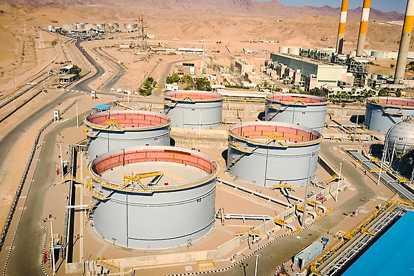 포토 JPG 해외이미지 식물 도로 모래 백그라운드 공장 하늘 통 풍경 사람없음 경제 파란색 농장 환경 힘 사막 에너지 저수지 액체 역 기름 휘발유 석유 상품 정상 발굴 수화기 시설 파이프 탱크 수납 무거움 공학 방법 송곳 터미널 파이프라인 탄소 해외포토 교육 길 음식 컬러 농업 공업 교통시설 무게 전화기 파이프_관 파일형식 이미지허브