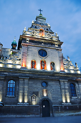 포토 JPG 해외이미지 전통 외관 유럽 종교 문화 여행 건축양식 휴가 미술 사람없음 건물 장식 성당 교회 바위 도시 사찰 역사 재산 옛날 우크라이나 해외포토 건축물 건축 나라 종교건축 문화예술 금융 돌_바위 파일형식 이미지허브