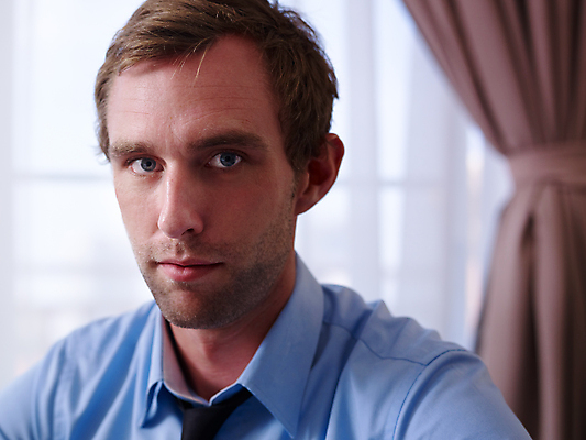 포토 JPG 해외이미지 백인 직업 1 응시 남자 얼굴 포즈 셔츠 생각 비즈니스 사업가 호텔 넥타이 실내 한명 사람 성인 옆모습 30대 카메라 방 표현 비즈니스맨 자신감 우아함 경영자 노려봄 경영 배려 해외포토 서양인 시선 잡화 감정 뷰포인트 컨셉 상의 숙소 표정 내부 신체부위 장년 전자제품 직장인 리더 파일형식 이미지허브