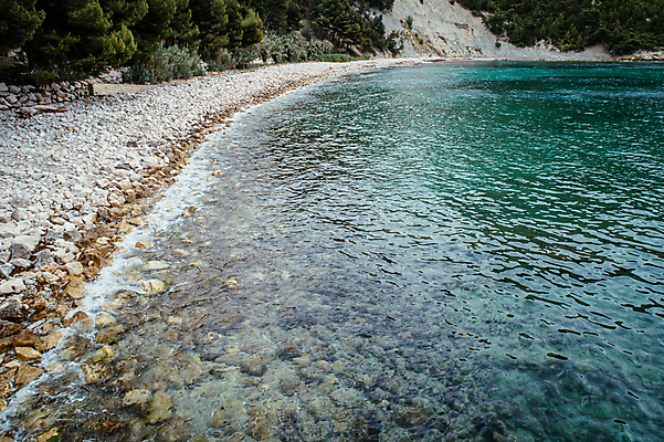 포토 JPG 주간 해외풍경 유럽풍경 해변 사람없음 야외 절벽 프랑스 돌_바위 투명 마르세유 까시스 남프랑스 국내포토 자연요소 해외 유럽 바다 풍경 파일형식