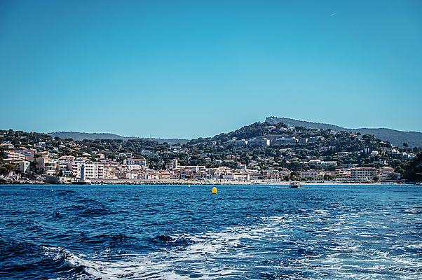 포토 JPG 주간 해외풍경 유럽풍경 하늘 사람없음 야외 항구 맑음 프랑스 지중해 해안도시 물거품 마르세유 출항 까시스 국내포토 자연요소 해외 유럽 바다 교통시설 날씨 풍경 거품 도시 파일형식