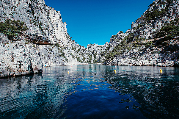 포토 JPG 주간 해외풍경 유럽풍경 하늘 국립공원 사람없음 야외 맑음 절벽 프랑스 지중해 휴양지 마르세유 까시스 국내포토 자연요소 해외 공원 유럽 바다 날씨 풍경 장소 파일형식
