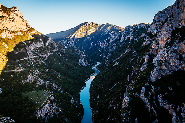 포토 JPG 주간 해외풍경 유럽풍경 하늘 산 그림자 사람없음 야외 강 골짜기 프랑스 항공촬영 전경 남프랑스 국내포토 자연요소 해외 유럽 뷰포인트 자연 풍경 파일형식 탑뷰
