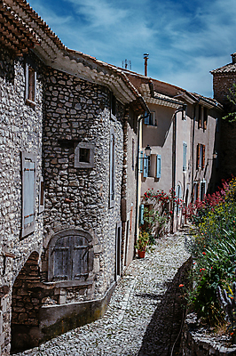 포토 JPG 주간 해외풍경 꽃 유럽풍경 하늘 유럽건축 사람없음 야외 건물 마을 프랑스 중세 역사 골목길 남프랑스 국내포토 자연요소 식물 해외 건축물 유럽 길 서양건축 풍경 파일형식