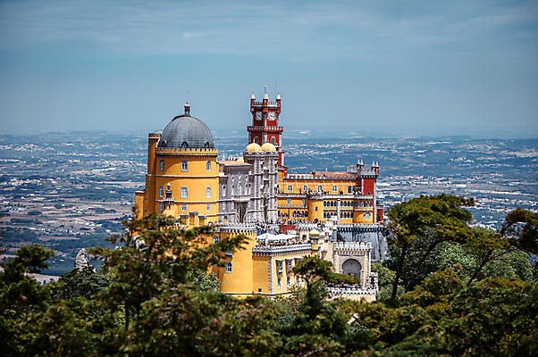 포토 JPG 주간 나무 해외풍경 고건축 유럽풍경 하늘 사람없음 야외 관광지 궁전 포르투갈 왕궁 신트라 국내포토 자연요소 식물 해외 건축물 유럽 여행 풍경 파일형식