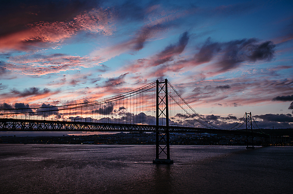 포토 JPG 구름 해외풍경 실루엣 유럽풍경 하늘 사람없음 야외 강 일몰 야간 포르투갈 리스본 가교 국내포토 자연요소 해외 건축물 유럽 촬영기법 풍경 노을 파일형식