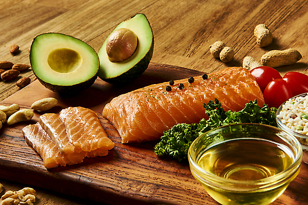 포토 JPG 스튜디오촬영 다이어트 식재료 방울토마토 실내 파슬리 사람없음 건강관리 신선 올리브오일 유기농 땅콩 연어 잡곡 아몬드 아보카도 건강식 웰빙음식 나무도마 연어회 저칼로리 저칼로리식단 캐슈넛 통후추 나무배경 저탄수화물 키토제닉다이어트 국내포토 웰빙 음식 백그라운드 토마토 채소 과일 도마 건강 식이요법 관리 어류 내부 목재 견과류 생선회 기름_음식 후추 식단 탄수화물 파일형식