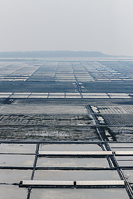 포토 JPG 주간 겨울 하늘 풍경 사람없음 야외 전라남도 소금 흐림 신안 염전 국내포토 자연요소 계절 날씨 전라도 시설 파일형식