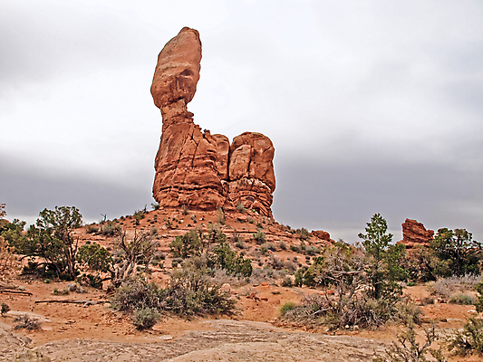 포토 JPG 해외이미지 공원 여행 자연 산 풍경 사람없음 야외 빨간색 초록색 노란색 평화 골짜기 미국 산책 사막 바위 시골 황무지 큼 부식 아치 사암 내추럴 길가 시온산 전국 절정 지질학 해외포토 공공시설 교육 컬러 컨셉 북아메리카 휴식 돌_바위 크기 생태계 파일형식 이미지허브