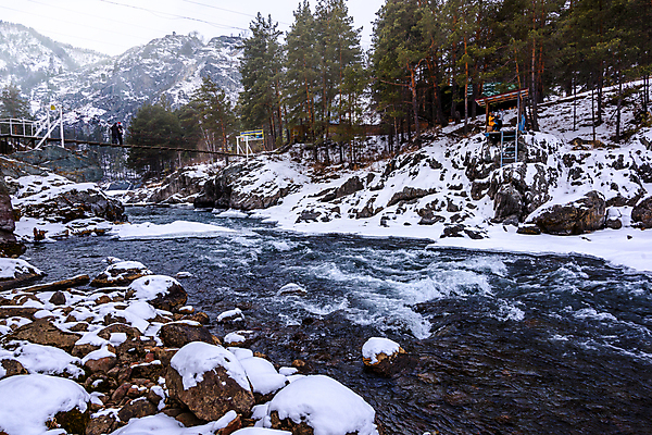 포토 JPG 해외이미지 나무 계절 겨울 자연 하늘 산 풍경 사람없음 야외 물 파란색 강 냉동 얼음 추위 흰색 숲 서리 해외포토 자연요소 식물 컬러 생태계 파일형식 이미지허브