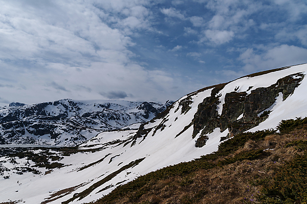 포토 JPG 해외이미지 계절 공원 유럽 호수 여행 백그라운드 겨울 자연 하늘 날씨 스키 산 파노라마 사람없음 야외 물 파란색 평화 환경 냉동 얼음 하이킹 추위 흰색 위험 빙하 장면 암초 내추럴 7 불가리아 전국 절정 해외포토 자연요소 공공시설 나라 컬러 컨셉 레저 겨울스포츠 촬영기법 숫자 생태계 파일형식 남유럽 이미지허브