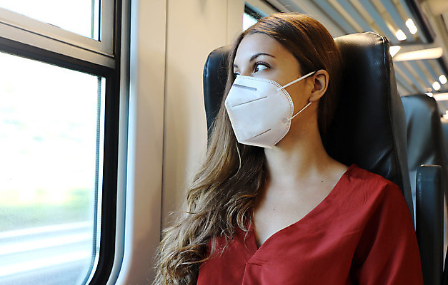 포토 JPG 해외이미지 백인 여자 얼굴 여행 의자 창문 교통시설 버스 가면 한명 사람 앉기 기차 도시 업무 수술 바이러스 전철 보호 출퇴근 승객 히스패닉 일반 선로 전염병 브라질사람 해외포토 서양인 1 육상교통 가구 교통 컨셉 비즈니스 의학 모션 대중교통 신체부위 치료 작업 질병 시설 파일형식 이미지허브