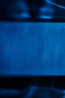 포토 JPG 스튜디오촬영 물결 백그라운드 실내 그림자 누끼 사람없음 오브젝트 파란배경 물결무늬 몽환 국내포토 컨셉 무늬 내부 파란색 파일형식