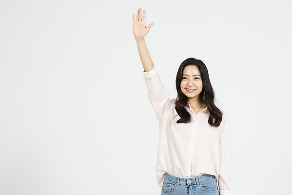 포토 JPG 스튜디오촬영 학생 우먼라이프 라이프스타일 여학생 여자 대학생 모션 실내 한명 서기 웃음 누끼 사람 상반신 20대 청년 성인 앞모습 캐주얼 청춘 손들기 한국인 청바지 흰배경 여대생 청년여자한명만 성인여자한명만 국내포토 1 옷 뷰포인트 백그라운드 컨셉 바지 표정 동양인 내부 생활 흰색 여자한명만 성인여자만 청년여자만 파일형식