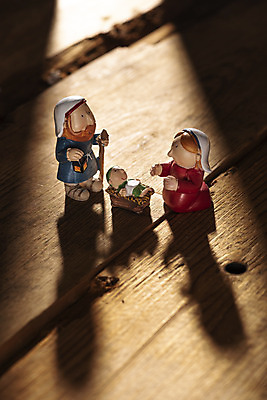 포토 JPG 스튜디오촬영 기독교 백그라운드 크리스마스 기독교용품 실내 사람없음 아웃포커스 빛 아기 예수 오브젝트 예배 나무바닥 찬양 마리아 숭배 국내포토 기념일 종교 종교용품 바닥 촬영기법 사람 내부 신_종교 파일형식