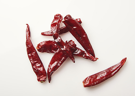 포토 JPG 식재료 재료 누끼 사람없음 하이앵글 여러개 흰배경 말린고추 양념재료 플랫레이 국내포토 뷰포인트 다수 백그라운드 고추 흰색 플랫 파일형식