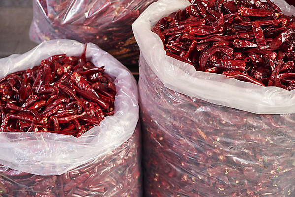 포토 JPG 식재료 재료 비닐봉투 사람없음 여러개 시장 방앗간 말린고추 양념재료 전통시장 국내포토 전통 다수 고추 봉투 파일형식