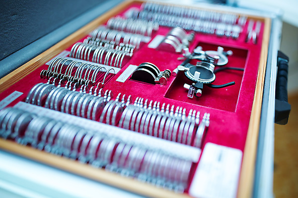 포토 JPG 실내 병원 사람없음 체코 안과 수납함 안과용의료기구 안구 국내포토 유럽 의학 내부 신체부위 의료용품 파일형식