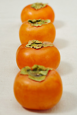 포토 JPG 스튜디오촬영 자연 실내 누끼 근접촬영 사람없음 아웃포커스 농작물 여러개 가을 신선 달콤 오브젝트 유기농 일렬 비타민 홍시 베이지색배경 슈퍼푸드 국내포토 웰빙 계절 뷰포인트 다수 백그라운드 농업 촬영기법 감 내부 맛 생태계 건강식품 베이지색 영양소 파일형식