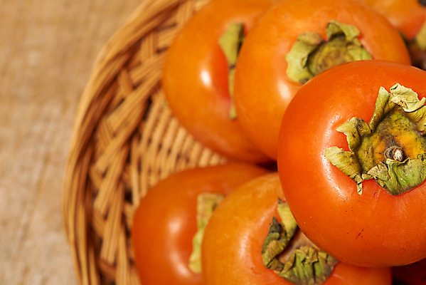 포토 JPG 스튜디오촬영 자연 실내 누끼 근접촬영 사람없음 아웃포커스 농작물 하이앵글 쌓기 가을 신선 달콤 오브젝트 유기농 비타민 홍시 플랫레이 슈퍼푸드 라탄바구니 나무배경 국내포토 웰빙 계절 뷰포인트 백그라운드 농업 모션 촬영기법 감 내부 바구니 플랫 맛 생태계 건강식품 영양소 파일형식