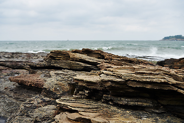 포토 JPG 주간 바다 풍경 사람없음 야외 관광지 가을 명승지 변산반도 부안 해식절벽 국내포토 자연요소 계절 여행 절벽 전라북도 파일형식