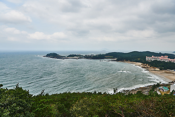 포토 JPG 주간 구름 바다 하늘 풍경 사람없음 야외 관광지 가을 명승지 변산반도 부안 닭이봉 격포해수욕장 국내포토 자연요소 계절 여행 전라북도 해수욕장 파일형식