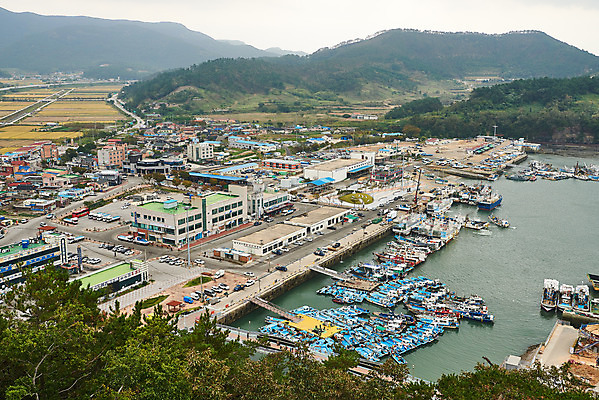 포토 JPG 주간 바다 풍경 사람없음 야외 관광지 가을 명승지 변산반도 부안 선박 닭이봉 격포항 국내포토 자연요소 계절 여행 수상교통 항구 전라북도 파일형식