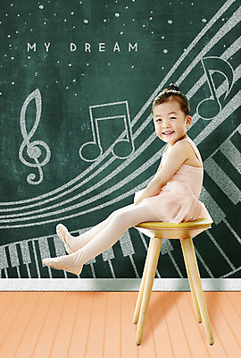 전신 PSD 편집이미지 여자 어린이교육 교육 어린이 음악 음표 한명 앉기 소녀 옆모습 칠판 꿈 한국인 피아노건반 발레 발레리나 장래희망 소녀한명만 이미지편집 1 기호 뷰포인트 모션 문화예술 사람 동양인 춤 건반 피아노 여자한명만 소녀만 파일형식