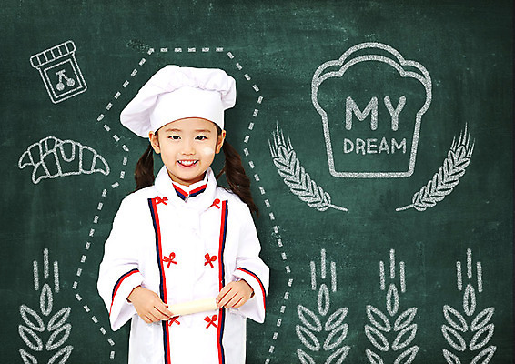 PSD 편집이미지 여자 어린이교육 교육 어린이 빵 한명 소녀 상반신 앞모습 요리사 칠판 꿈 한국인 밀 장래희망 제빵사 소녀한명만 이미지편집 직업 1 음식 뷰포인트 곡류 사람 동양인 여자한명만 소녀만 파일형식