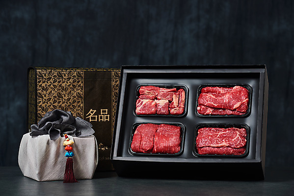 포토 JPG 스튜디오촬영 명절 검은배경 실내 생고기 육류 누끼 사람없음 소고기 보따리 갈비 선물세트 등심 소갈비 채끝살 명절선물 양지 국내포토 전통 기념일 백그라운드 식재료 선물 내부 검은색 파일형식