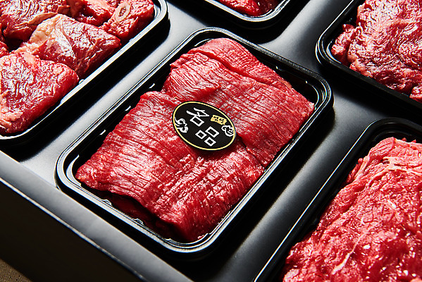 포토 JPG 스튜디오촬영 명절 실내 생고기 육류 누끼 근접촬영 사람없음 소고기 갈비 불고기 선물세트 등심 명품 소갈비 소불고기 명절선물 양지 국내포토 전통 기념일 한식 뷰포인트 식재료 선물 내부 상품 파일형식