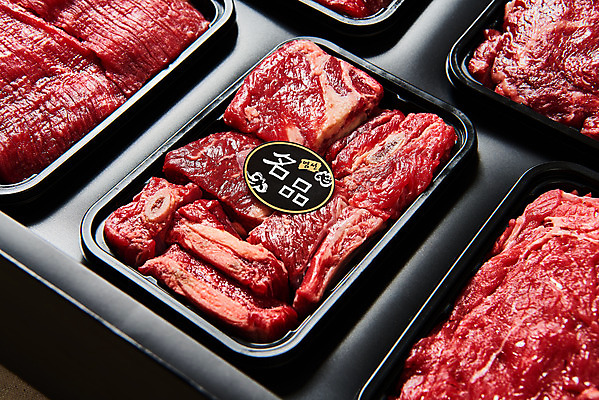 포토 JPG 스튜디오촬영 명절 실내 생고기 육류 누끼 근접촬영 사람없음 소고기 갈비 불고기 선물세트 등심 명품 소갈비 소불고기 명절선물 양지 국내포토 전통 기념일 한식 뷰포인트 식재료 선물 내부 상품 파일형식