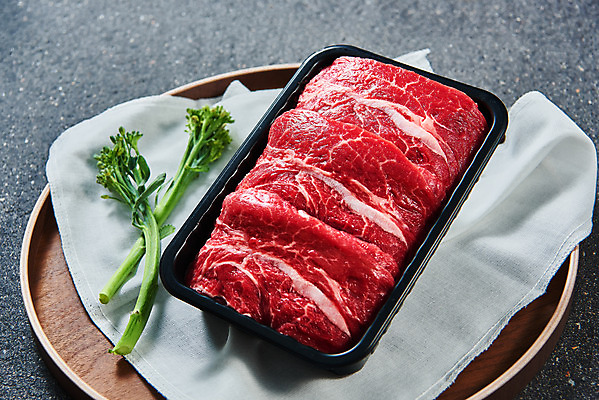 포토 JPG 스튜디오촬영 명절 회색배경 실내 생고기 육류 누끼 사람없음 소고기 천 선물세트 나무쟁반 부채살 명절선물 브로콜리니 국내포토 전통 기념일 백그라운드 채소 식재료 쟁반 선물 내부 목재 회색 직물 파일형식