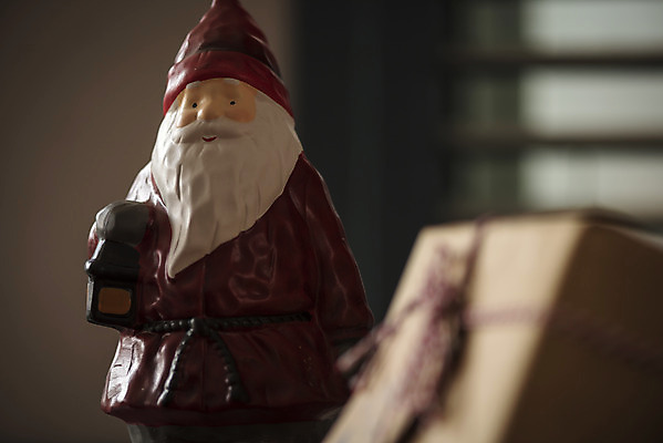 포토 JPG 크리스마스 겨울 크리스마스용품 휴식 실내 사람없음 선물상자 산타클로스 오브젝트 설레임 국내포토 계절 기념일 감정 컨셉 선물 내부 상자 용품 파일형식
