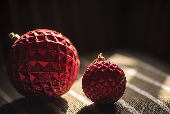 포토 JPG 크리스마스 겨울 크리스마스용품 휴식 실내 근접촬영 사람없음 장식볼 오브젝트 설레임 국내포토 계절 기념일 감정 뷰포인트 컨셉 내부 장식 용품 파일형식