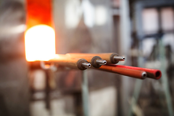 포토 JPG 예술 유리 실내 사람없음 아웃포커스 불가마 아궁이 공예 파이프 체코 유리공예 국내포토 유럽 재질 촬영기법 취미 내부 파일형식